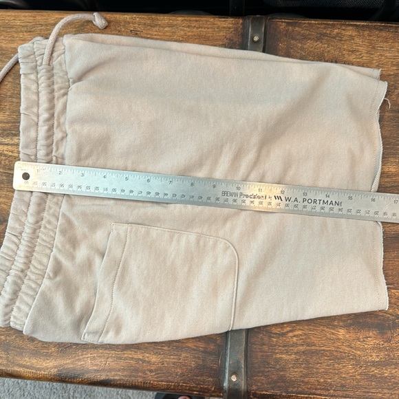 H&M Men’s Sweatshorts - Picture 5 of 5